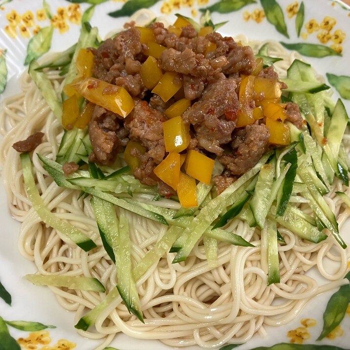 ひき肉とパプリカのピリ辛そうめん☆彡